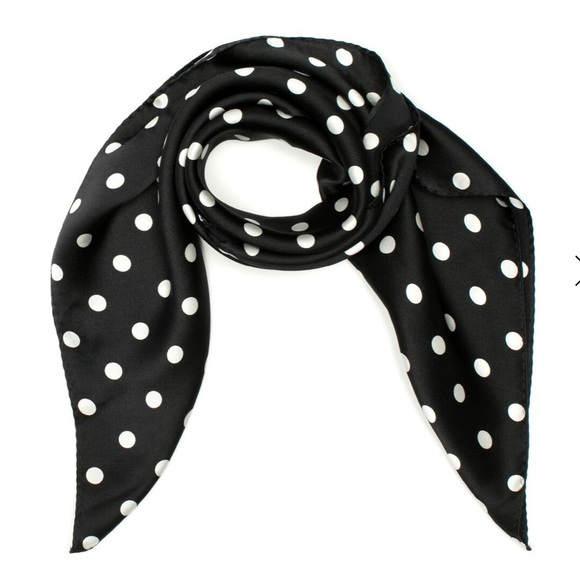 REVIEW “Mickie” Black Embroidered Bag - Picture 4 of 9